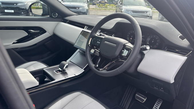 Land Rover Range Rover Evoque 1.5 P270e Edition 5dr Auto Hatchback - Image 32